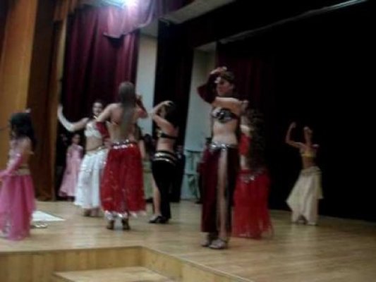 Ziua îndrăgostiţilor, sărbătorită la Cernavodă cu dansuri din buric